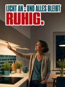 Frau schaltet nachts entspannt das Licht in der Küche ein, keine Kakerlaken zu sehen